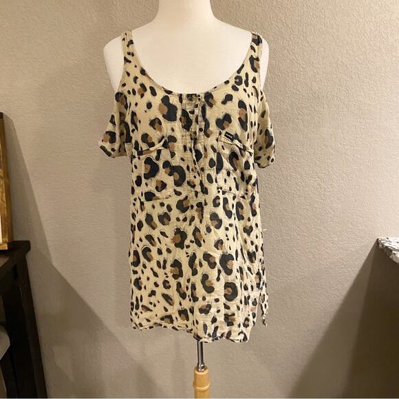 Hurley Cold Shoulder Leopard Cheetah Print Top M - Picture 1 of 5